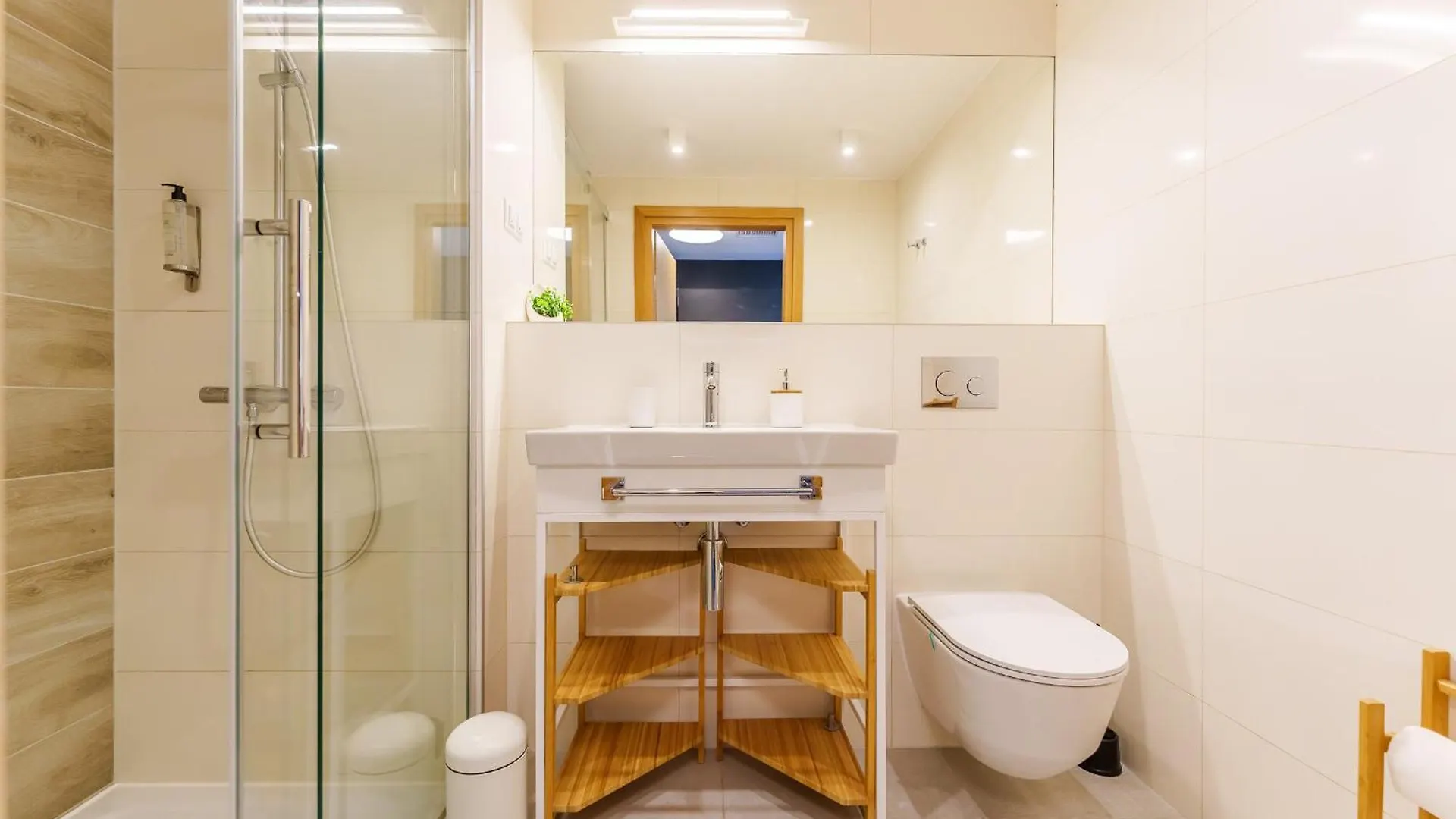 Apartament Prywatny Seaside Park 649 コウォブジェク アパート